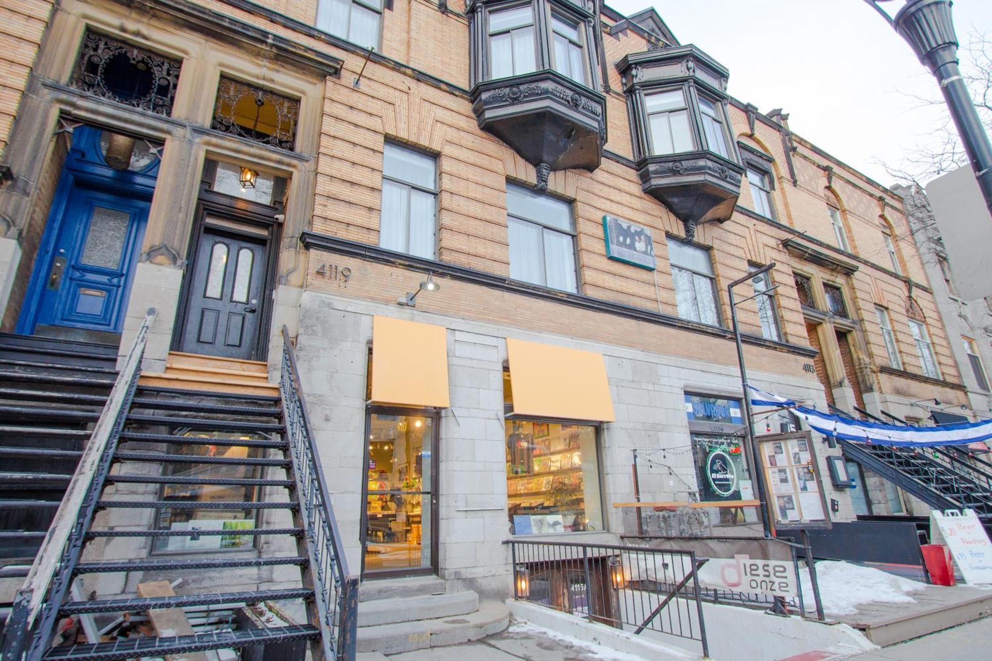 #6 - Self Check-in - Plateau - St-denis Montréal